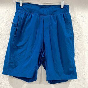 LuLuLemon. men's size small, T.H.E. Short in blue with liner 9" inseam EUC.